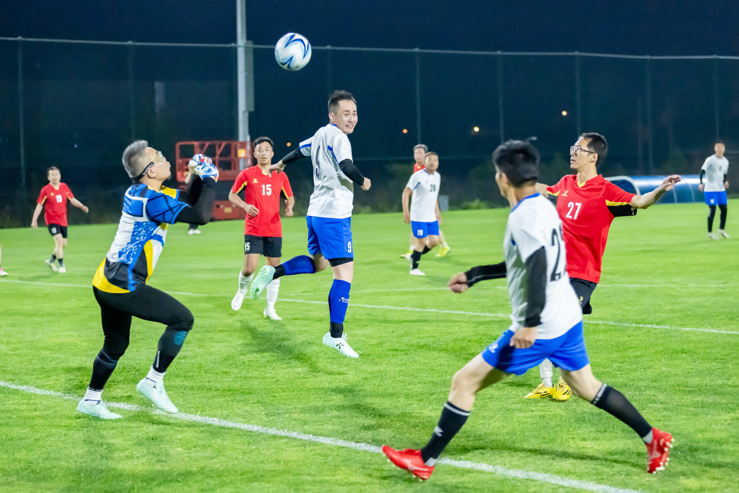 尤其是在局 尤其是在局